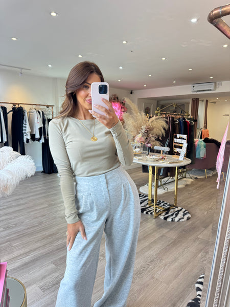 Amelia top