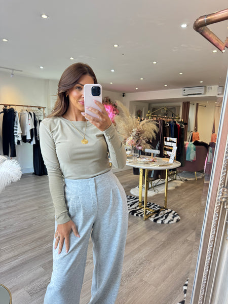 Amelia top