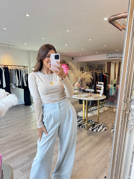Amelia top