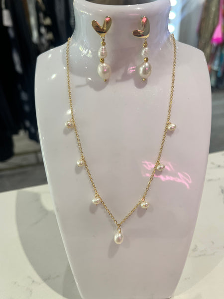 Droplet freshwater Pearl necklace